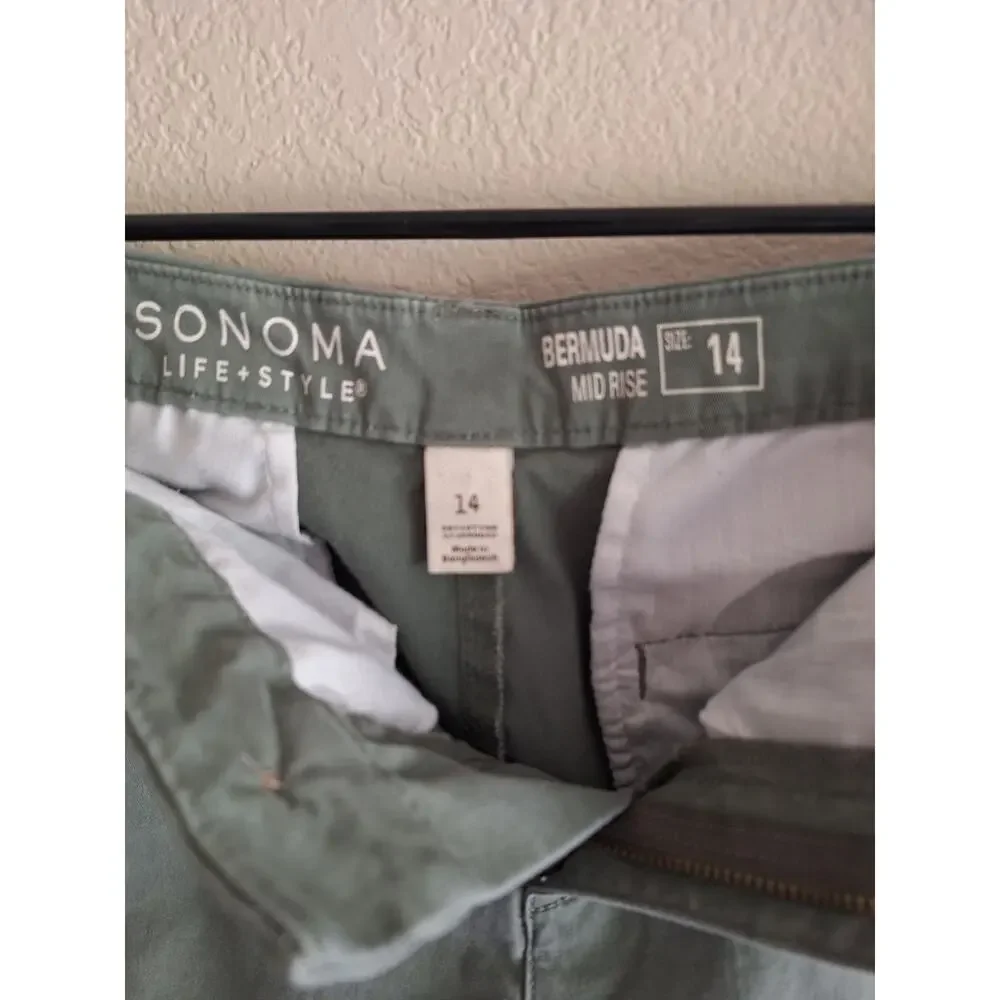 Sonoma Olive Green Flat-Front Women's Shorts Sz14